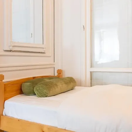 Luxurious 4 Bedroom Next To The Eiffel Tower *