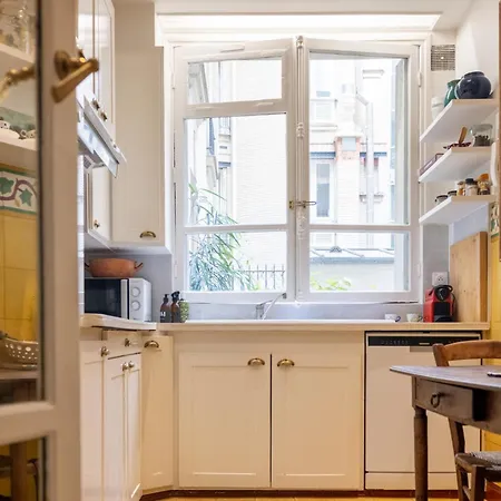 Luxurious 4 Bedroom Next To The Eiffel Tower Paris
