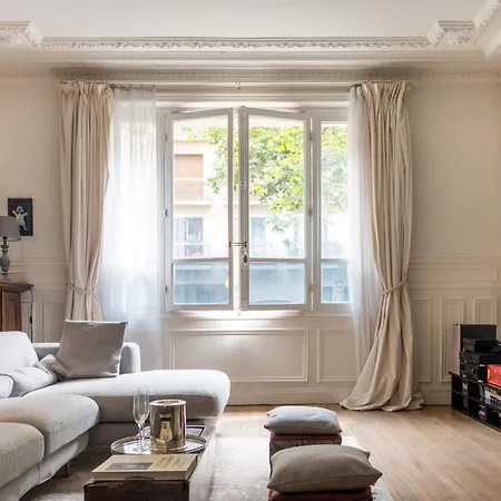 Luxurious 4 Bedroom Next To The Eiffel Tower * Parijs