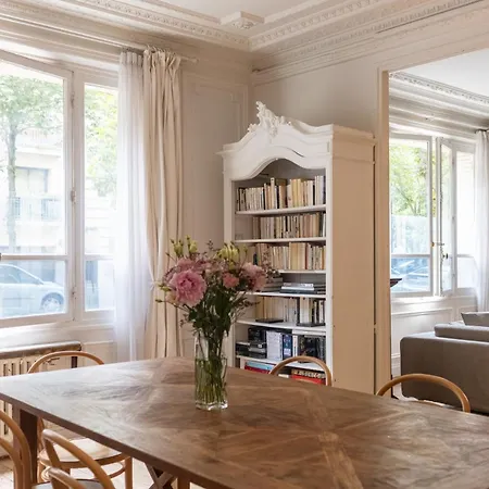 Luxurious 4 Bedroom Next To The Eiffel Tower Appartement