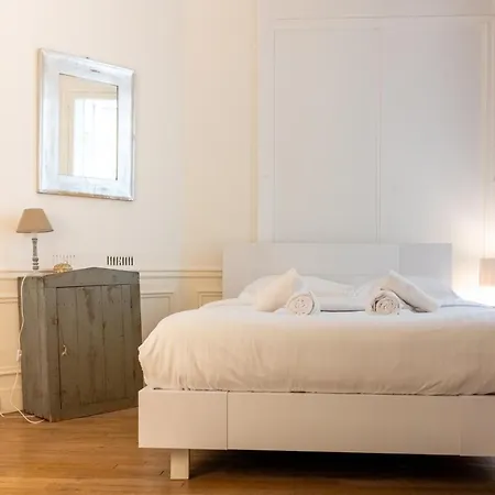 Luxurious 4 Bedroom Next To The Eiffel Tower *