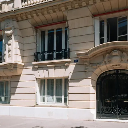 Luxurious 4 Bedroom Next To The Eiffel Tower * Parijs
