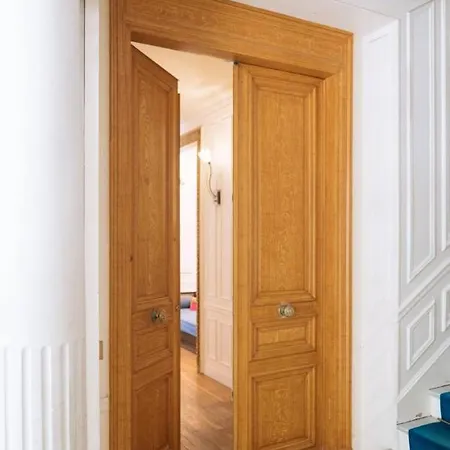 Apartment Luxurious 4 Bedroom Next To The Eiffel Tower