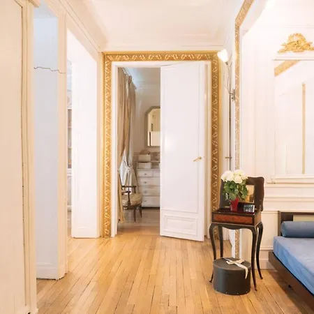 Luxurious 4 Bedroom Next To The Eiffel Tower Paris