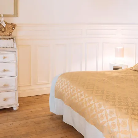 Apartment Luxurious 4 Bedroom Next To The Eiffel Tower